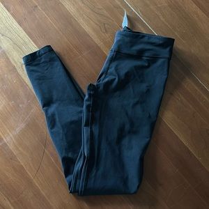 Like new Ivivva black leggings